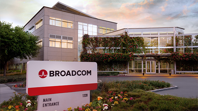 Broadcom FQ3’23 Earnings – Largely in line quarter. Gen AI on track to be 25% of semi business in FY24.